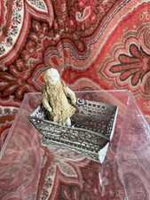 Ancienne poupée de maison de