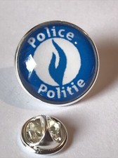 GROS PIN'S 2cm Métal Argenté Fantaisie Police Politie Belge Belgique