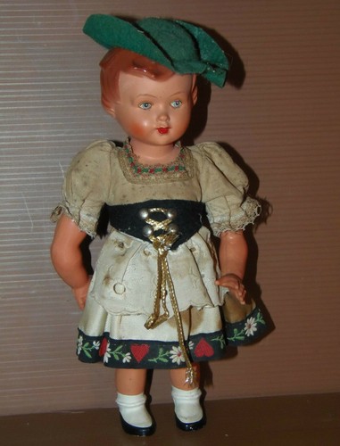 Jolie petite poupee west - petite,