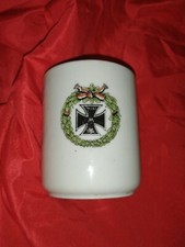 Tasse patriotique Allemande règlementaire croix de fer motif apposé à l'envers