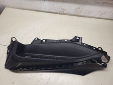 YAMAHA XMAX 125 LOWER FOOT PANEL * (15384)