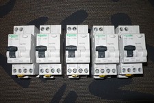 DISJONCTEUR A9N21028 DIFFERENTIEL A9N21452 SCHNEIDER ELECTRIC 32A 30mA, 32AMPERE