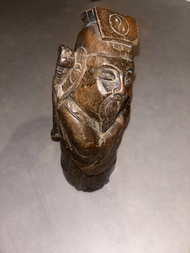 Sculpture personnage asiatique