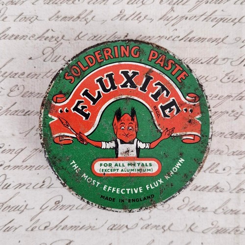 Ancienne boîte pâte - de, à