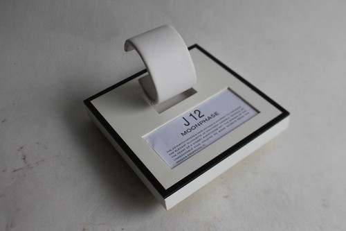 Chanel présentoir pour montre - chanel,