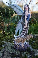 15529  FIGURINE STATUETTE  FEE