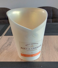 SEAU A CHAMPAGNE VINTAGE MOËT & CHANDON / EN PLASTIQUE ACRYLIQUE/ COULEUR CRÈME 