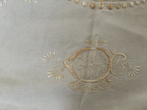 Beau drap brodé 90m - beau, brodé,