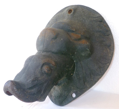 Mascaron bouche fontaine en - bouche, de