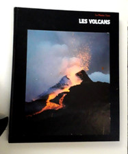 Livre ancien  "LES VOLCANS"