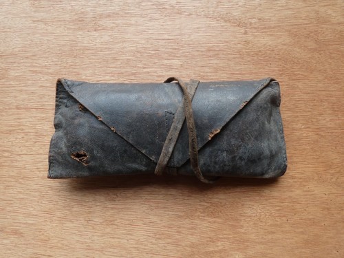 1880 1914 trousse - 1880, a