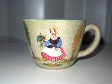 UNE TASSE ANCIENNE EN