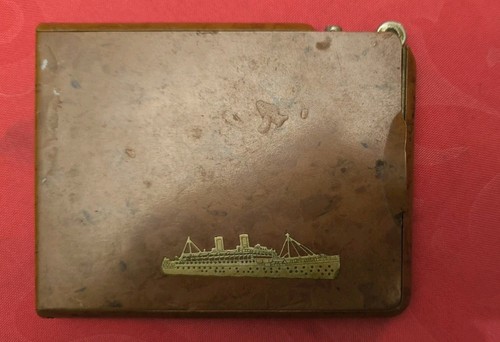 Briquet dans étui - dans, un