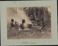 Famille canaque avec un chat