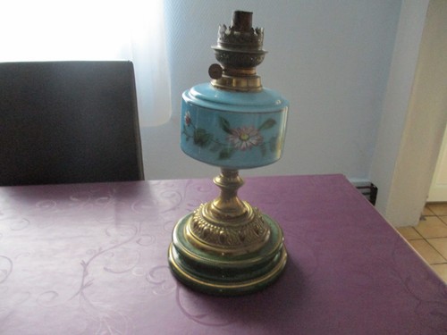 Ancienne lampe pétrole - lampe,