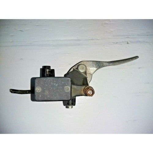 Pompe frein avant droite - de,