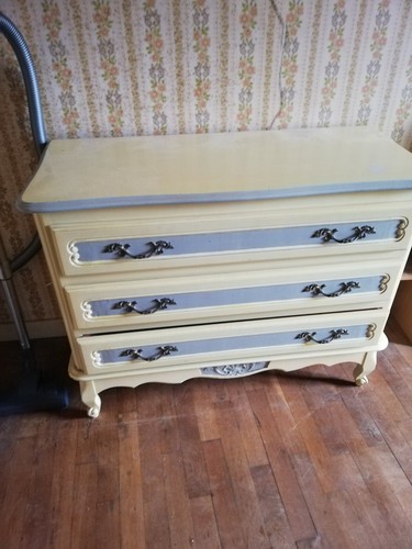 Petite commode style louis - commode,