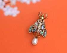 Broche Doré Insect Mouche Perle de Culture Blanc Vintage Style QD14