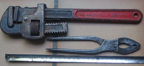 Outils anciens clé pince - anciens,,