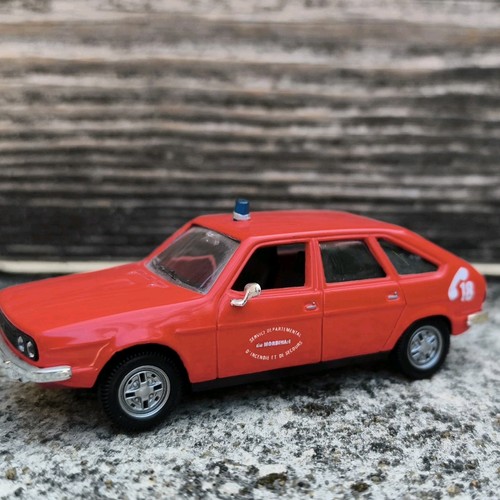 Norev renault r30 - renault, sapeurs