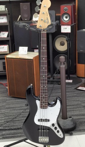 Guitare basse électrique