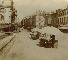 OLD PHOTO - VINTAGE SNAPSHOT - STREET VENDOR STREET COMMERCE - STREET