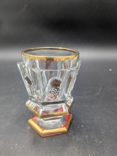 Gobelet cristal moulé - en,