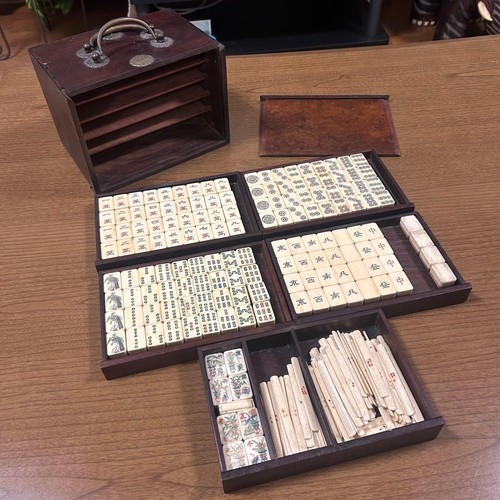 Ancien carrelage mahjong - de,