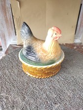 Jolie  et Ancienne Poule