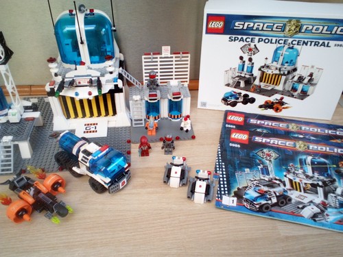 Lego space police - space,