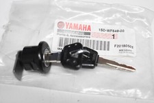 Serrure boite a gants YAMAHA 125-250-400 X-MAX  2014-16  ref: 1SD-WF849-00