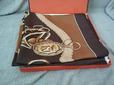 Foulard carré Hermès en soie