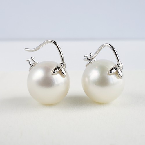 Grandes boucles oreilles - grandes, d'oreilles