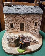 maison de creche + 1 santon, le moulin à huile