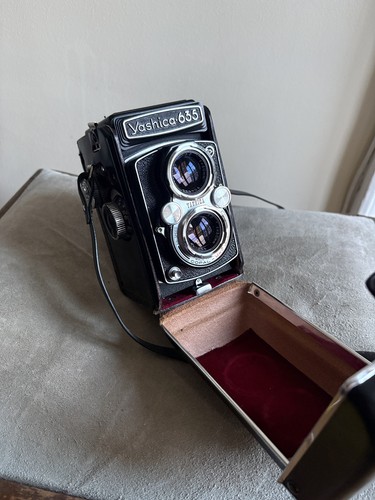 Yashica 635 works 35mm - 635,