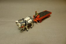 HO, Charette avec chevaux +