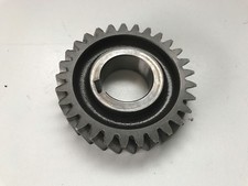 UN PIGNON DIVERS MOTEUR POUR