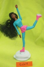 Poupée S668 :   mini Barbie