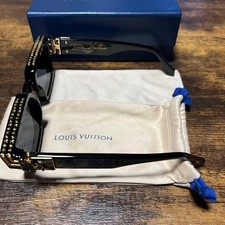 Lunettes de soleil noires