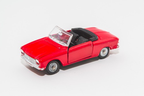 Dinky toys peugeot 204 - dinky,
