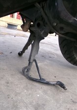 béquille centrale. PEUGEOT