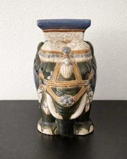 Grand éléphant décoratif en