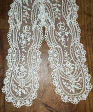 PAIRE DE BARBES application