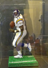 McFarlane NFL  N° 11 . Avec vitrine  d'exposition .