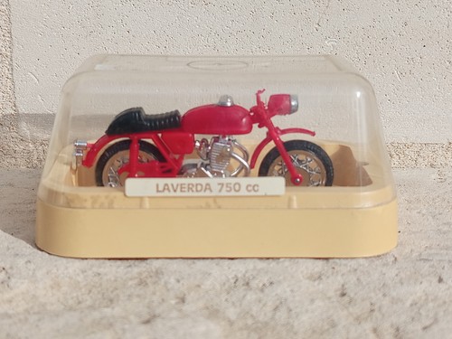 Moto laverda 750 boite - en,