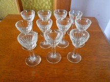 11 Petits Verres Anciens à