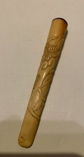 fume cigarette en os sculpté ancien
