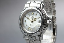 *Presque comme neuf* montre