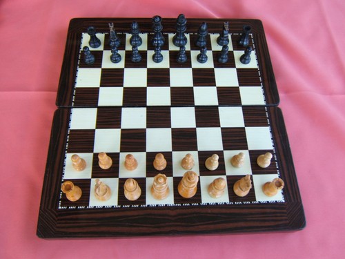 Jeu echecs bois verni - jeu,