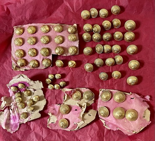 Lot boutons militaires - boutons, ancien